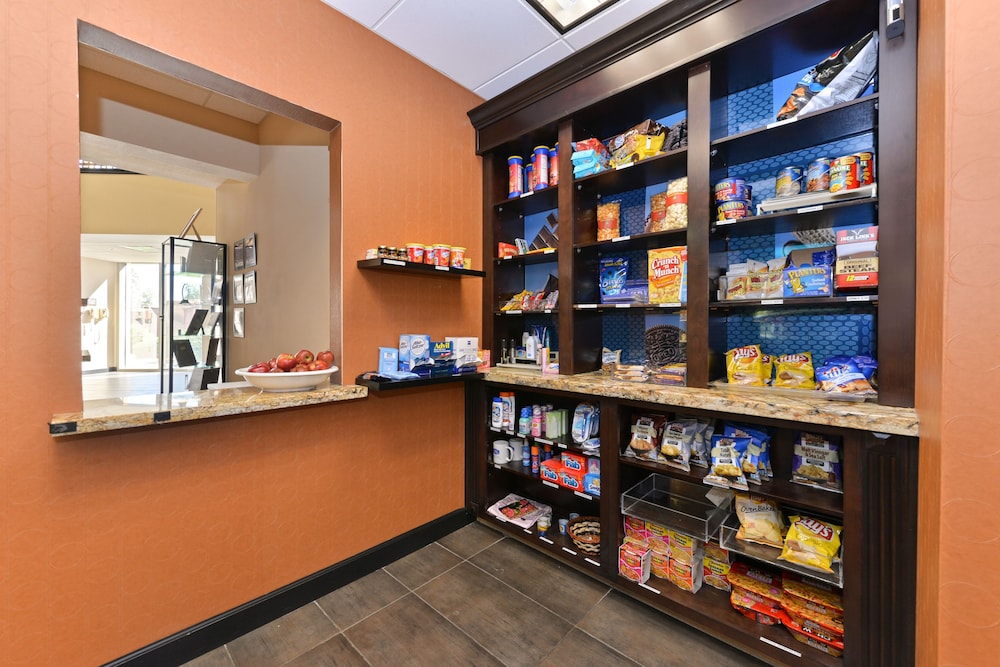Hampton Inn & Suites Phoenix Gilbert - photo 61