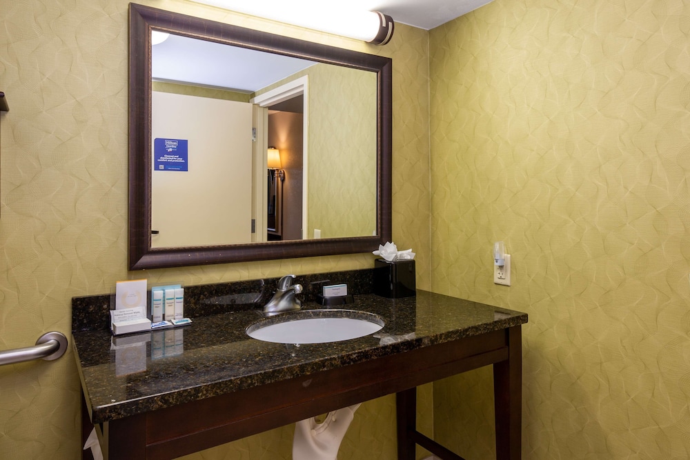 Hampton Inn Winston Salem Hanes Mall - photo 29