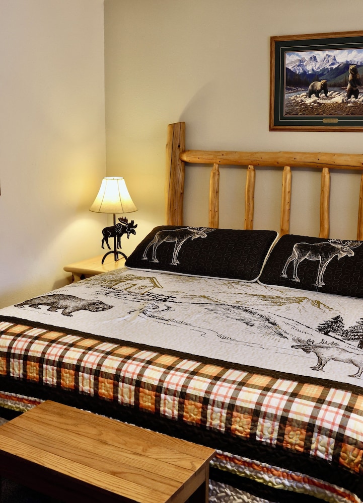 Rocky Mountain Lodge - featured photo