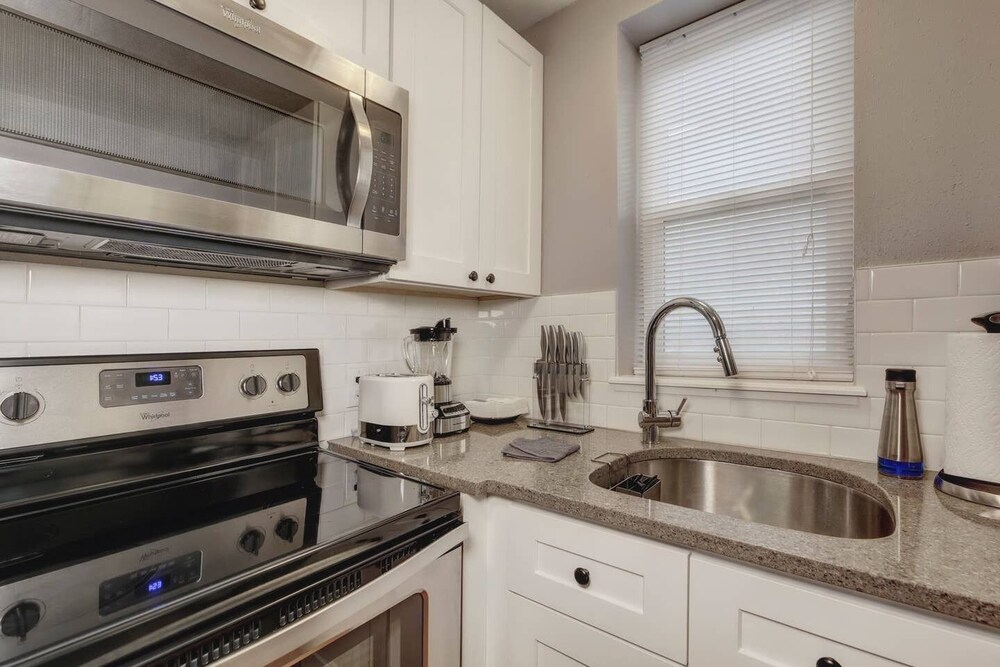 Amazing Retreat Denver Treasure Sleeps 6 - photo 12