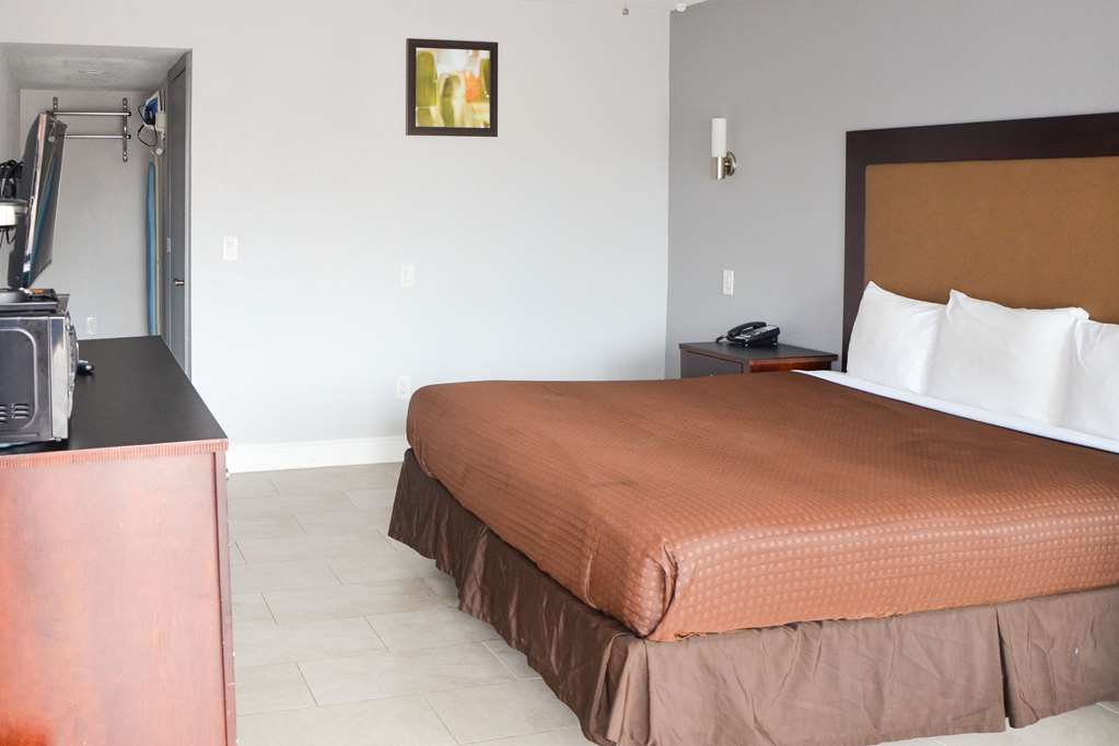 Rodeway Inn Sun City Center - photo 13