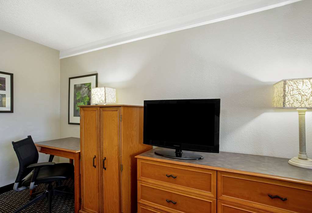 La Quinta Inn by Wyndham Tucson East - photo 9