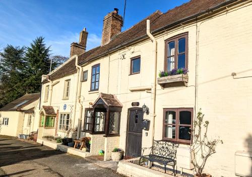 Martha's Cottage — 4-Star Luxury Hotel in Ironbridge, United Kingdom