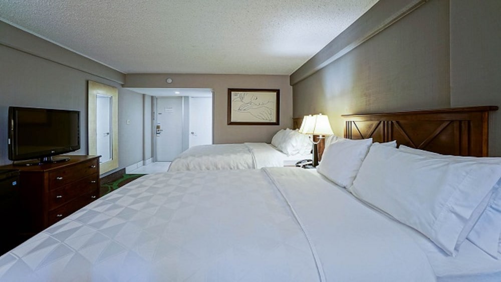 Holiday Inn Manhattan at the Campus an IHG Hotel - photo 3