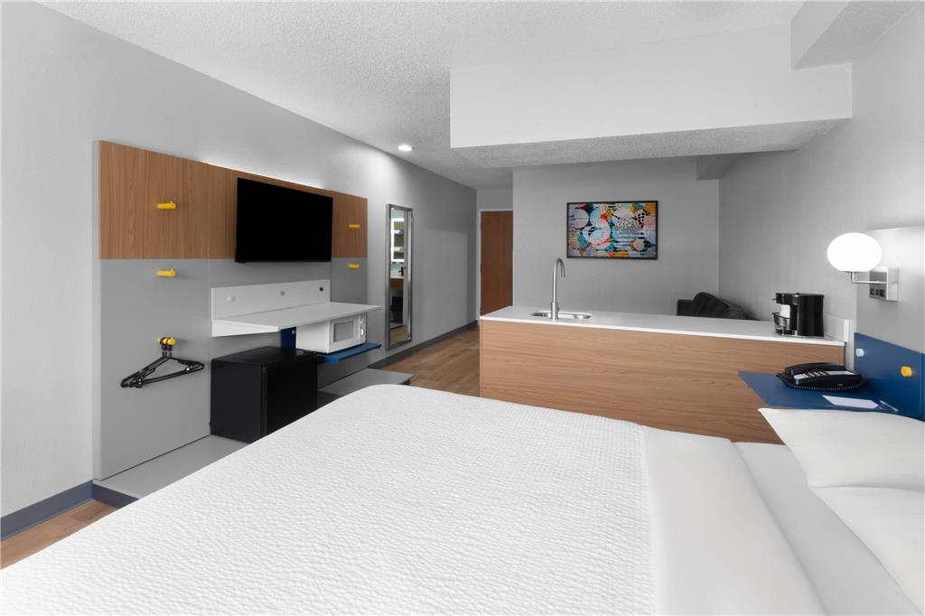 Microtel Inn & Suites by Wyndham Sioux Falls - photo 24