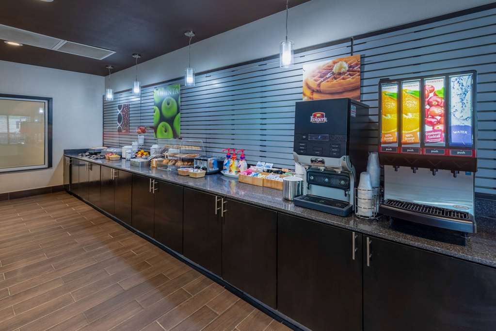 La Quinta Inn & Suites by Wyndham Wichita Falls MSU Area - photo 53