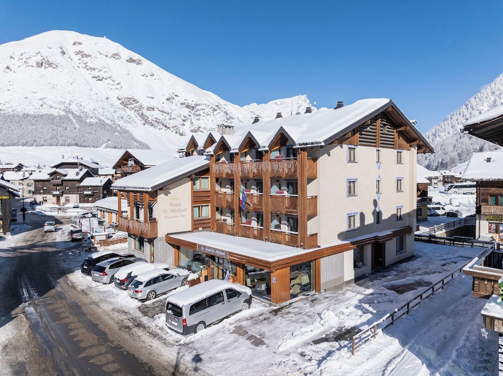 Hotel St. Michael — 4-Star Luxury Hotel in Livigno, Italy