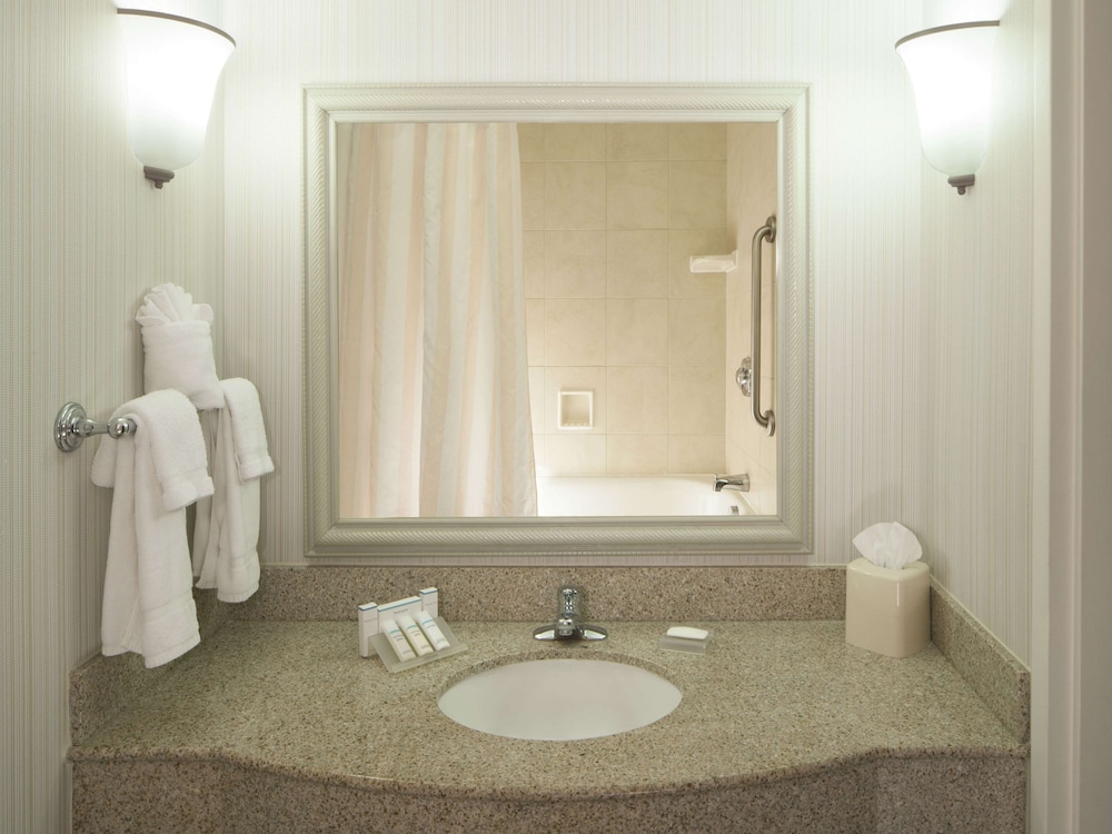 Hilton Garden Inn Virginia Beach Town Center - photo 25