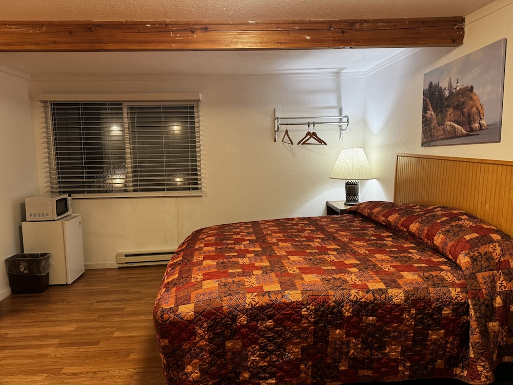 Heidis Inn Ilwaco - photo 15