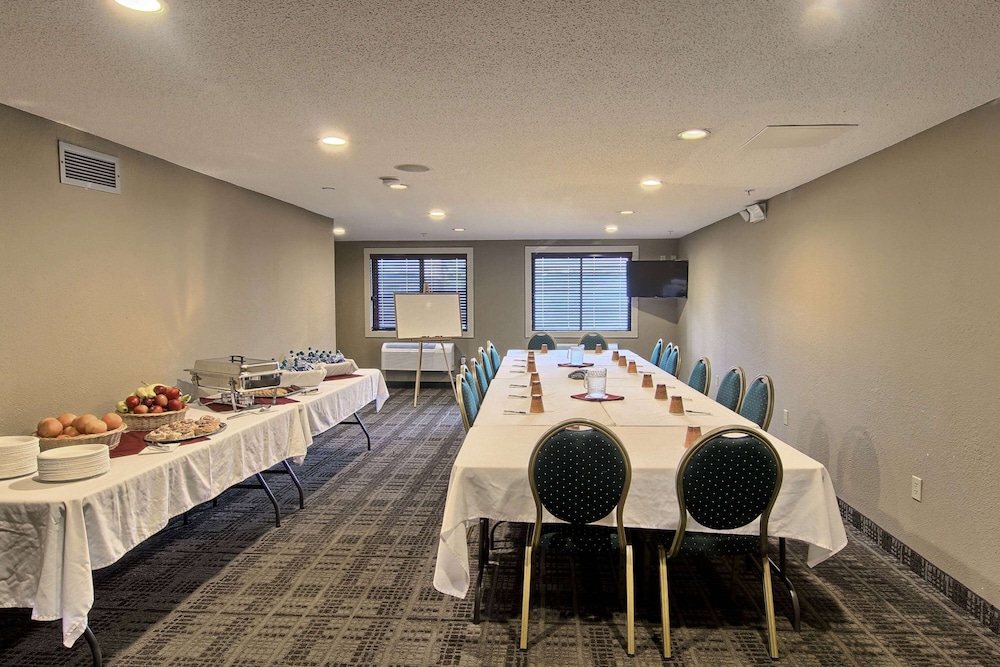 Blossom Hotel & Suites Traverse City - photo 49