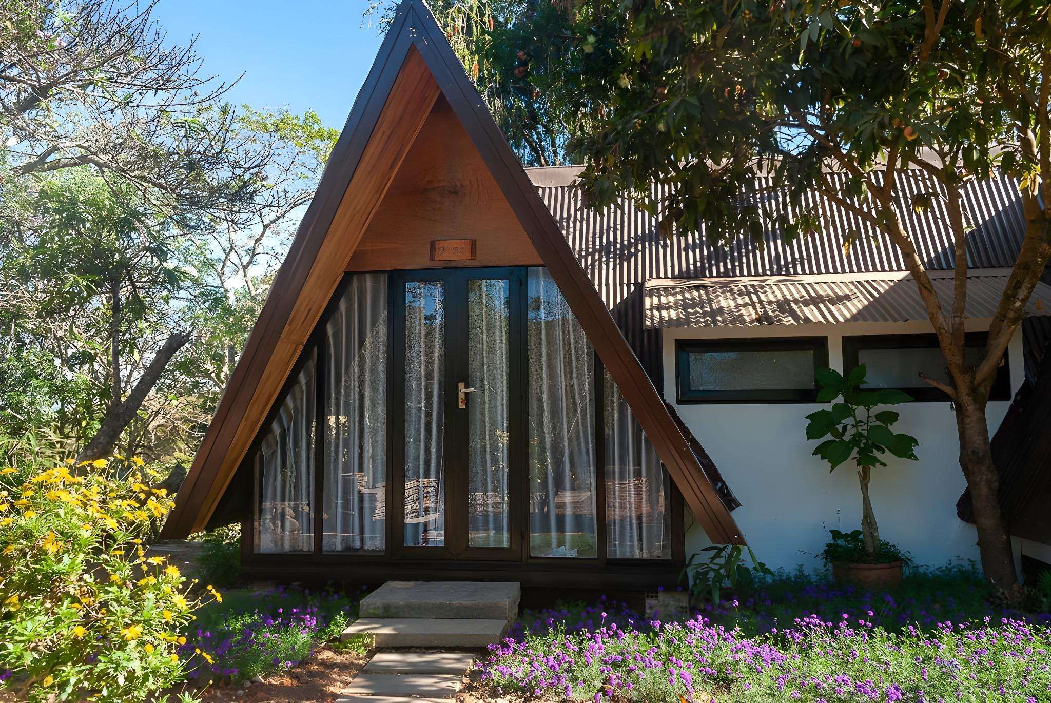 Van Tung Homestay & Cafe — 4-Star Luxury Hotel in Da Lat, Vietnam