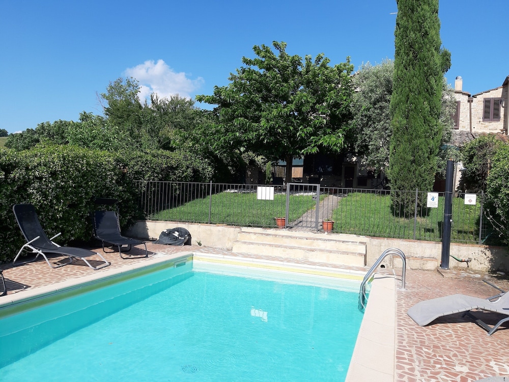 Group Retreat with Garden in Tuscany — 4-Star Luxury Hotel in Montalcino, Italy
