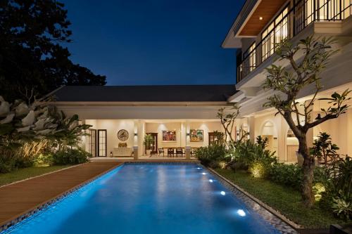 Bincarung House Bogor — 5-Star Luxury Hotel in Bogor, Indonesia