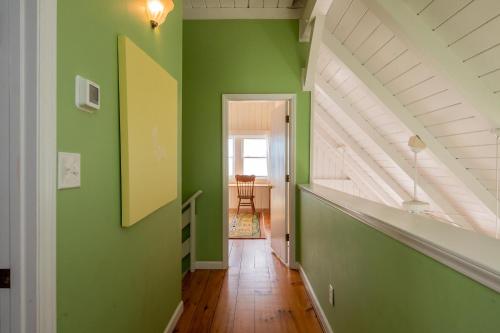 Cuddlefish by Oak Island Accommodations - photo 24