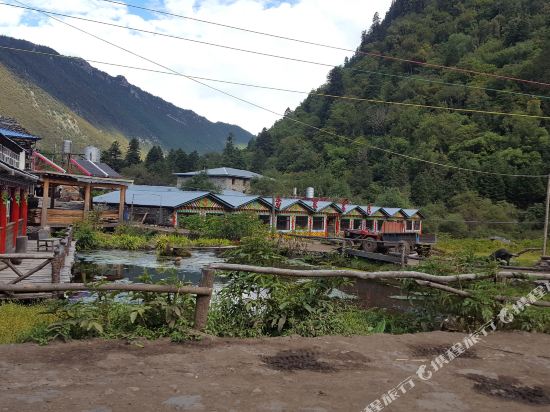 Nianjia Inn in Shengping, People's Republic of China