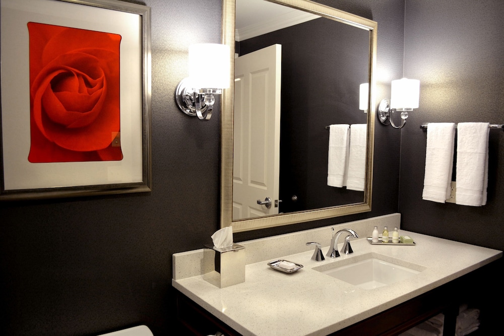 Majestic Inn & Spa - photo 31