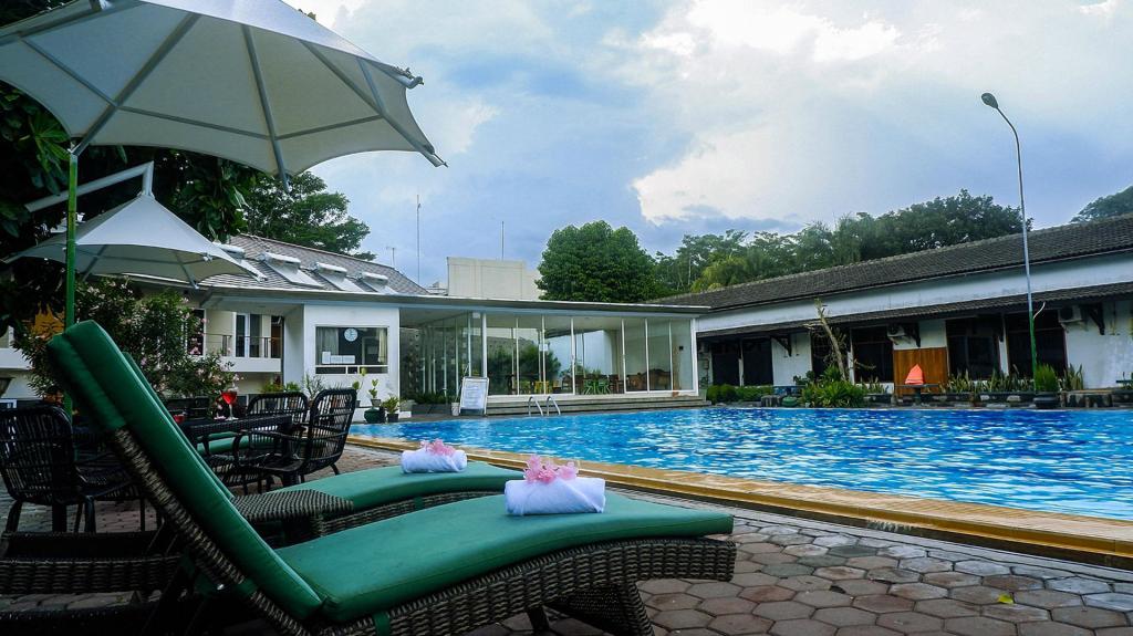 Front One Resort Magelang - carbon neutral hotel in Magelang