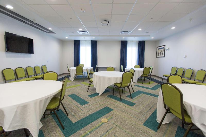 Hampton Inn & Suites Stroud - photo 131