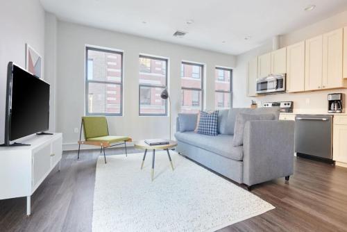 Bright FIDI 1 Bedroom Centrally Located — 4-Star Luxury Hotel in Boston, United States