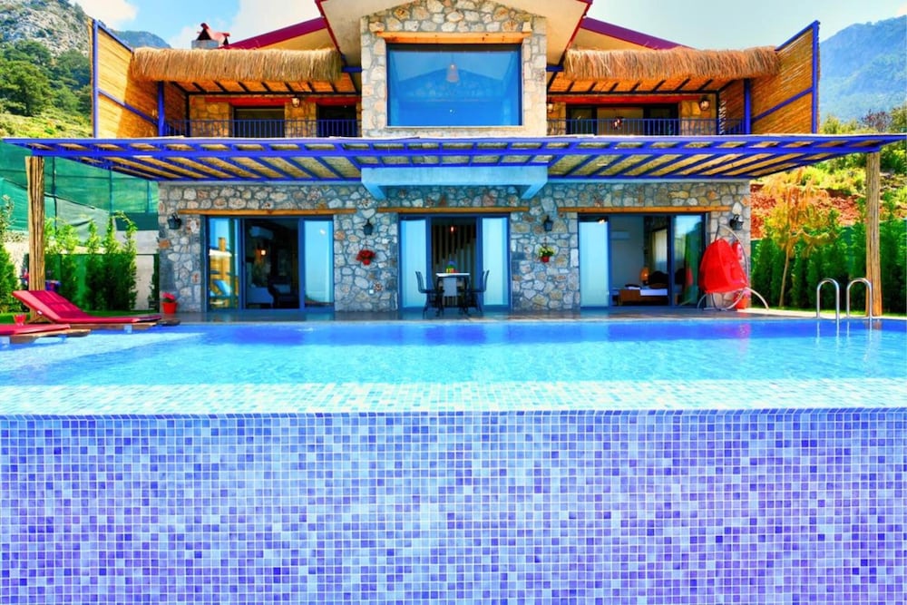 Villa Monte Telmossos With Private Pool Jakuzzi and Sea View — 4-Star Luxury Hotel in Fethiye, Turkey