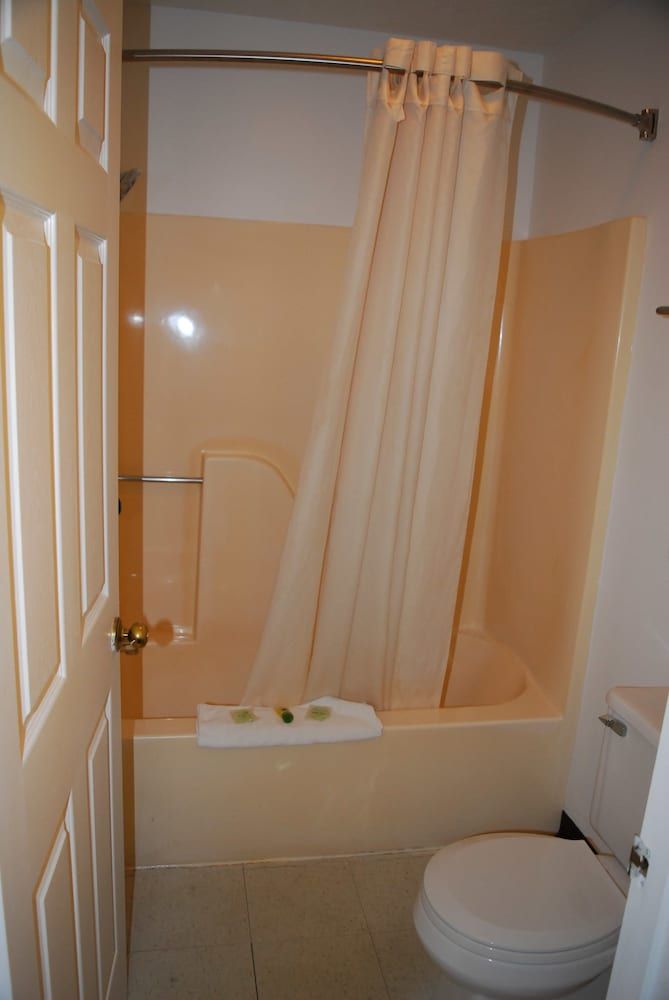 Paragon Inn Hillsboro - photo 5