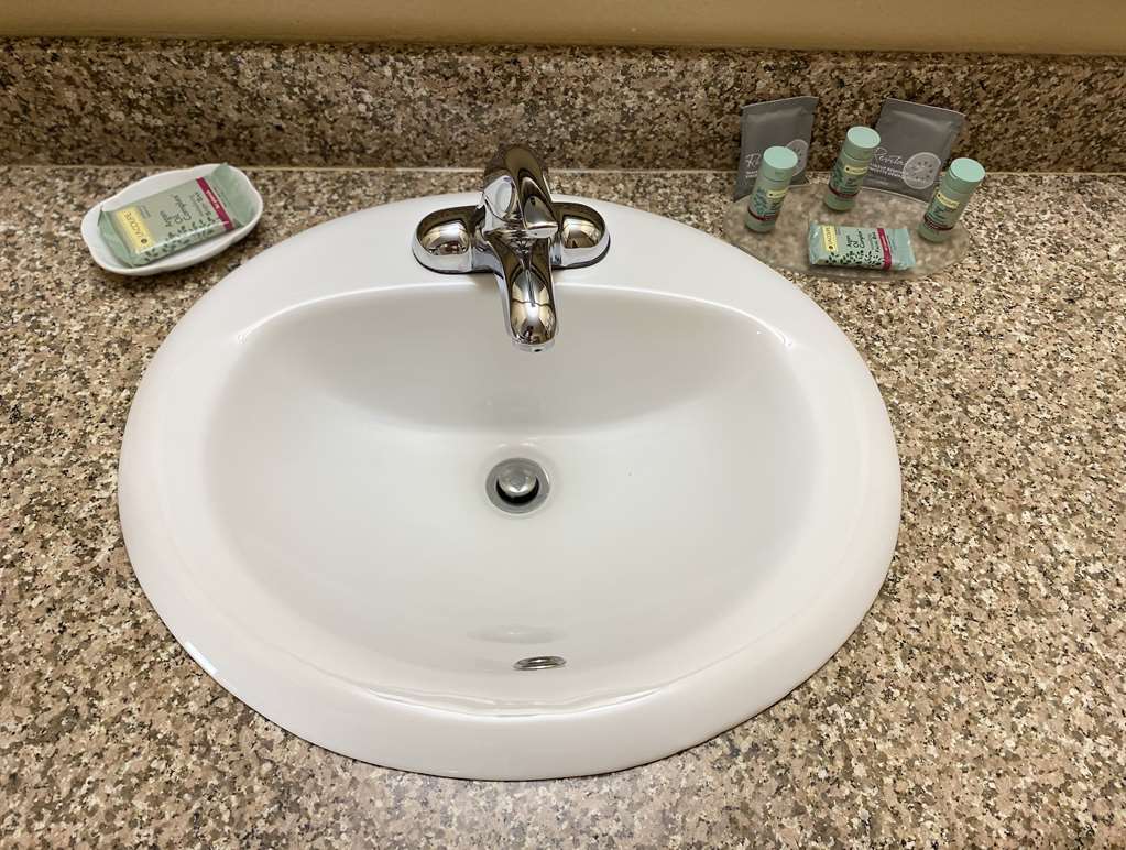 Best Western Manhattan Inn - photo 25