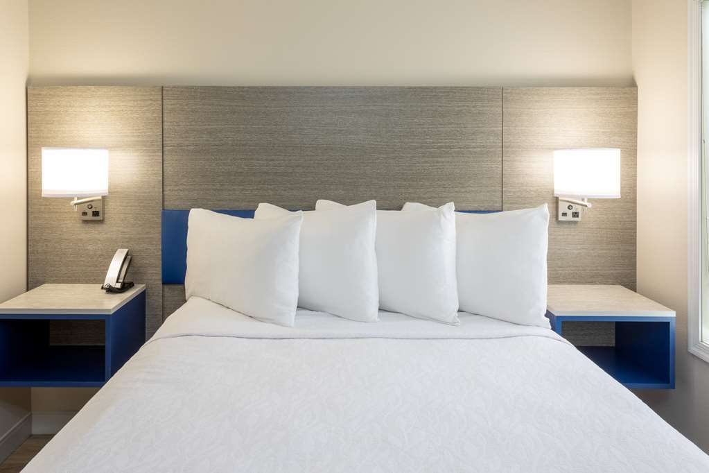 GrandStay Hotel and Conference - photo 13
