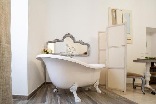 Corte Pietrantica Charming Rooms & Suites in Giovinazzo, Italy