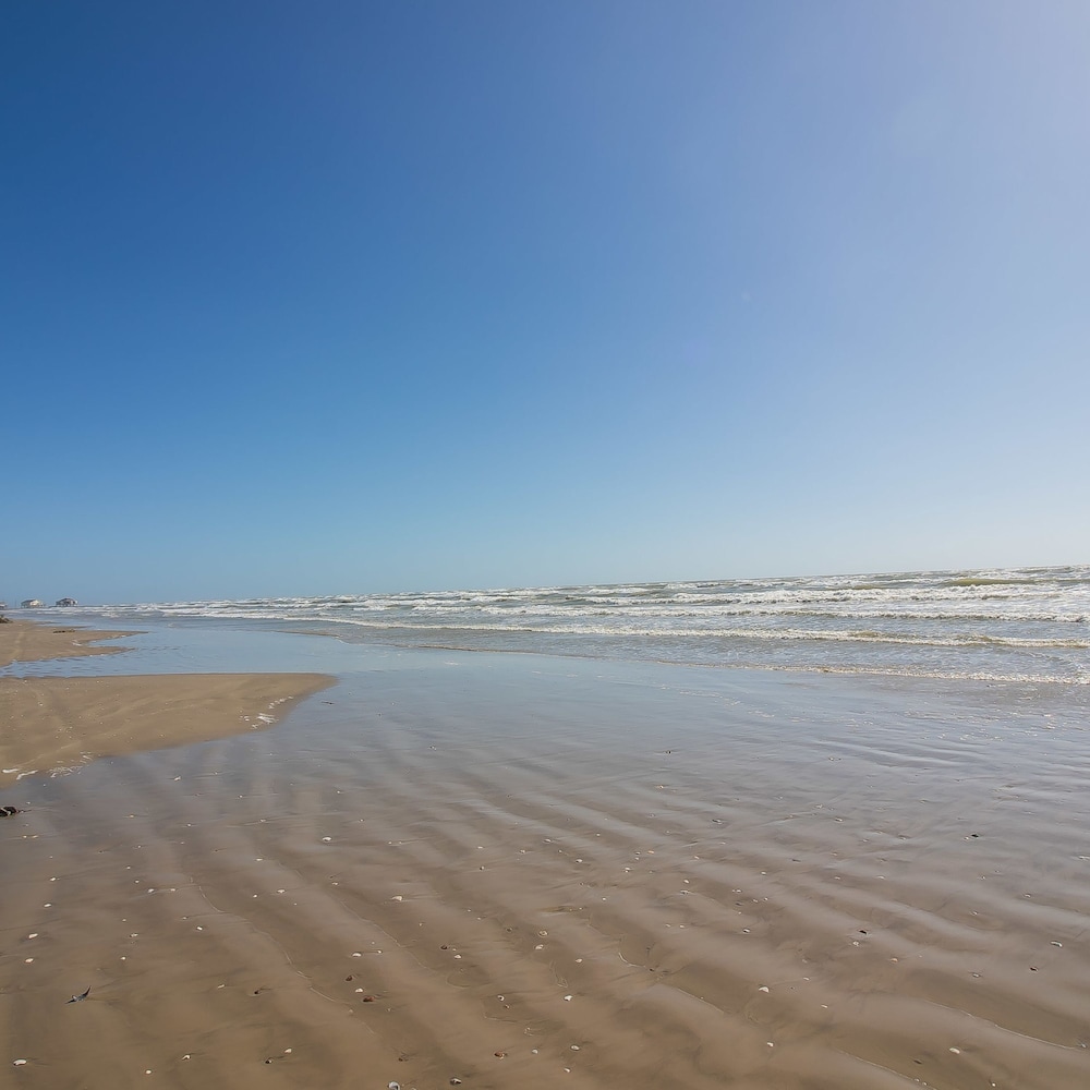 Gulf Adventures and Beachfront Relaxation Awaits - photo 59
