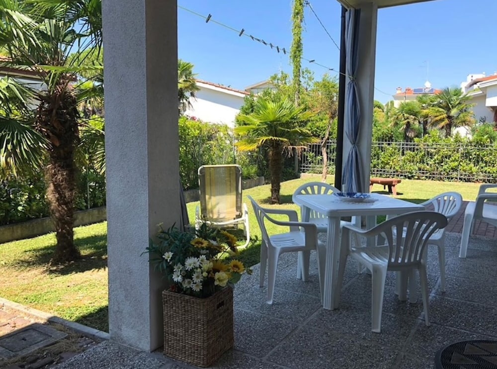 Comfortable Villa Near the Beach — 4-Star Luxury Hotel in Caorle, Italy