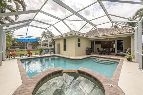 Serenity by the Gulf 1 Mile To Vanderbilt Beach 4 Bedroom — 4-Star Luxury Hotel in Naples, United States