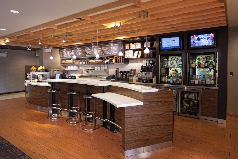 Courtyard by Marriott Fayetteville - photo 18