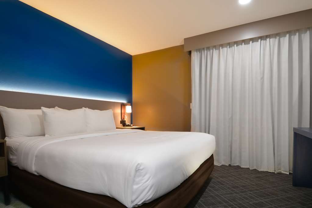 Comfort Inn & Suites Moreno Valley near March Air Reserve Base - photo 7