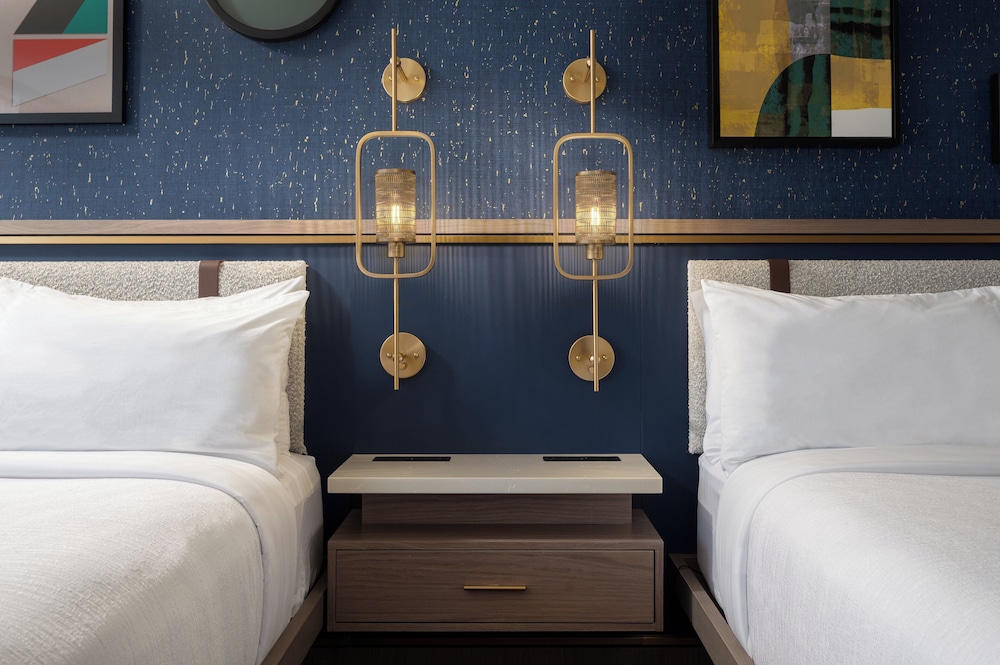 Hotel Indigo Detroit North Troy by IHG - photo 26