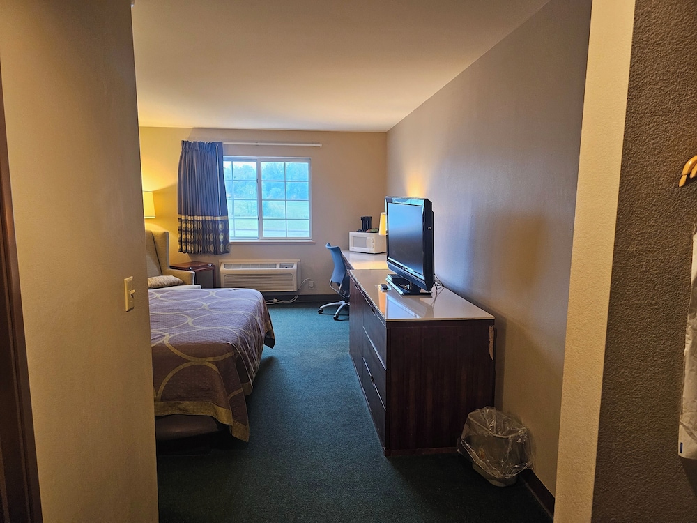 Super 8 by Wyndham Ava - photo 14