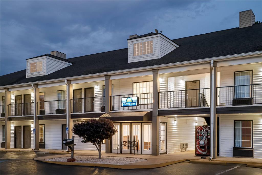 Days Inn by Wyndham Spartanburg - photo 4
