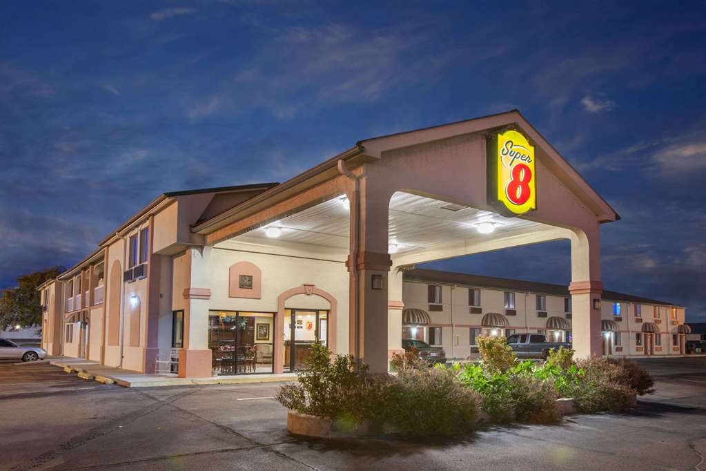 Super 8 by Wyndham Sallisaw - photo 2