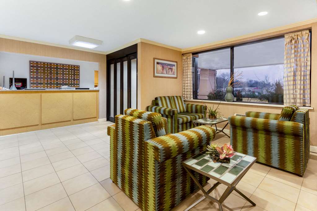 La Quinta Inn by Wyndham Chicago Willowbrook - photo 6