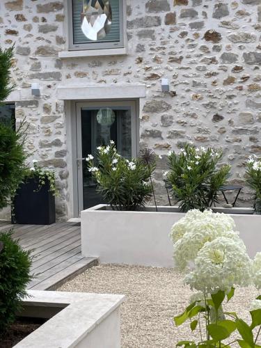 Le Passage Secret - last minute hotel in Unknown City