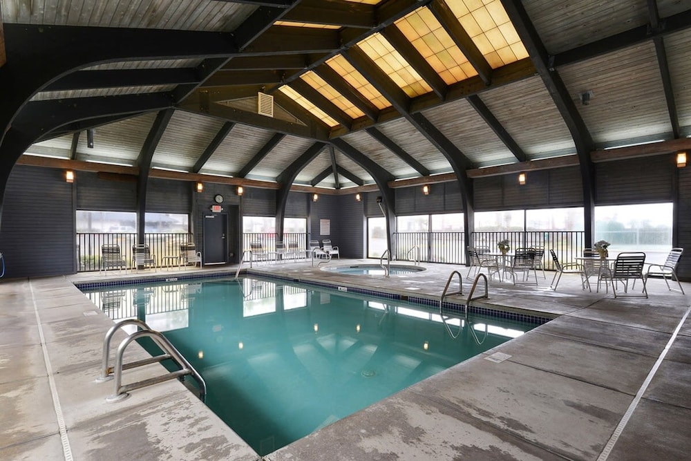 Windward Pointe 804 Sleeps 10 Beachfront Resort Amenities - photo 34