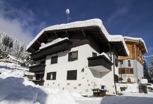 Campiglio Bilocale Monte Spinale — 4-Star Luxury Hotel in Pinzolo, Italy
