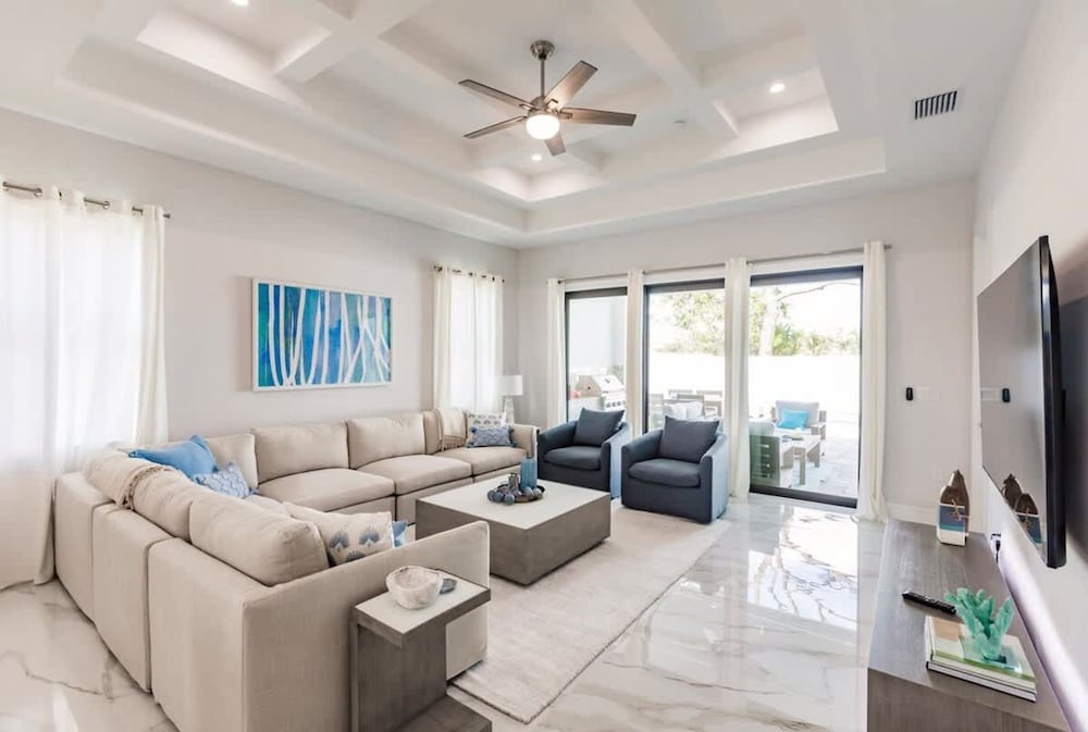 Exquisite Vanderbilt Beach luxury getaway in Naples, United States