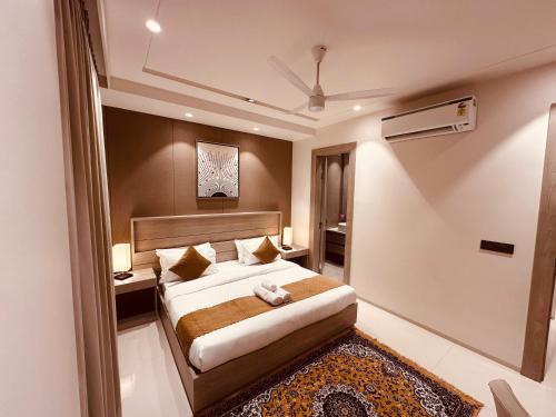 The Lodgers 2 BHK Serviced Apartment Near Artemis Hospital Sector 57 Gurgaon Nearest Metro Station Sector 54 Chowk