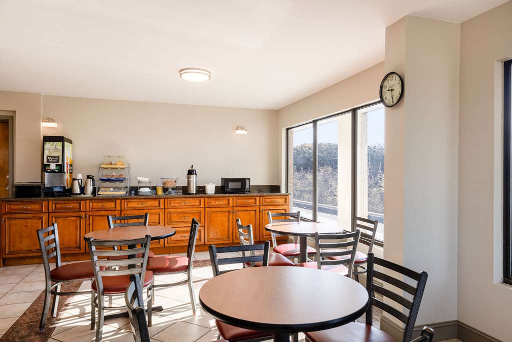 Days Inn by Wyndham Mooresville Lake Norman - photo 25