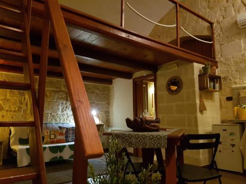 Guesthouse A Casina B&B — 4-Star Luxury Hotel in Trani, Italy