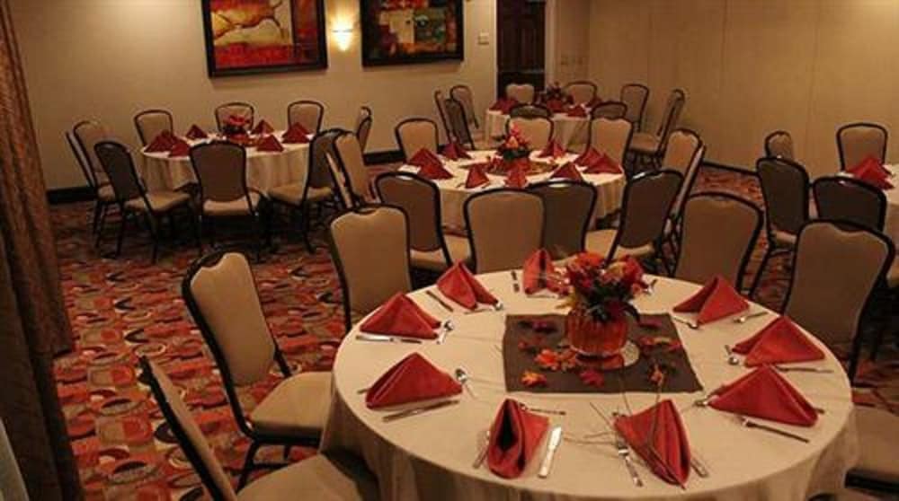 Hilton Garden Inn Cincinnati Blue Ash - photo 23