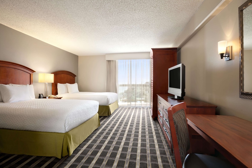 Embassy Suites by Hilton San Francisco Airport Waterfront - photo 12