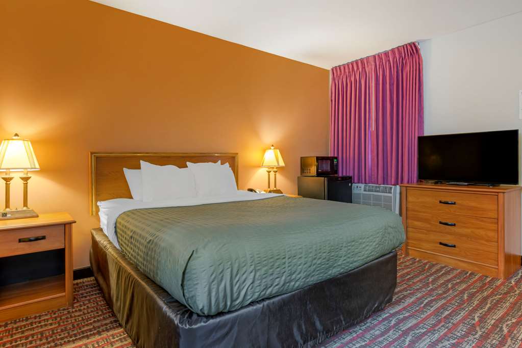 Econo Lodge Lakeview - photo 23