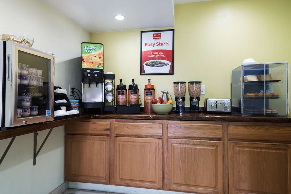 Econo Lodge Inn & Suites Williams Grand Canyon Area - photo 31