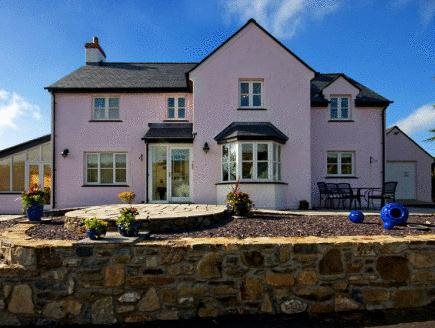 Y Garth B&B — 5-Star Luxury Hotel in Newport, United Kingdom